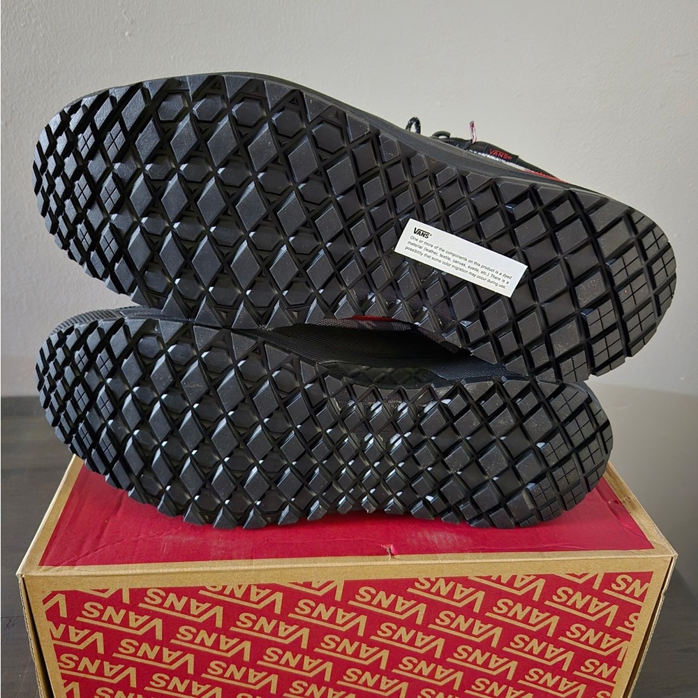 Size 13 Vans UltraRange EXO Arctic Camo High-Top Boots - Black, Red, Gray NWT - Picture 3 of 8